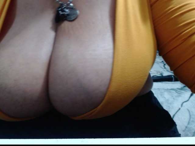 carlos-diana live cam on BongaCams