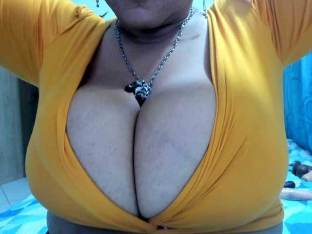 carlos-diana live cam on BongaCams