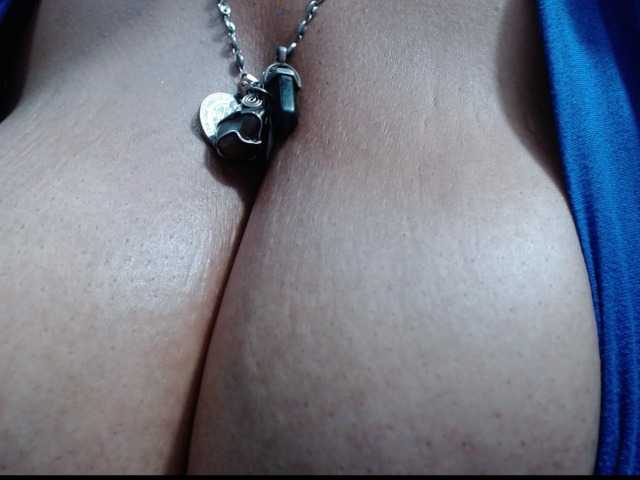 carlos-diana live cam on BongaCams