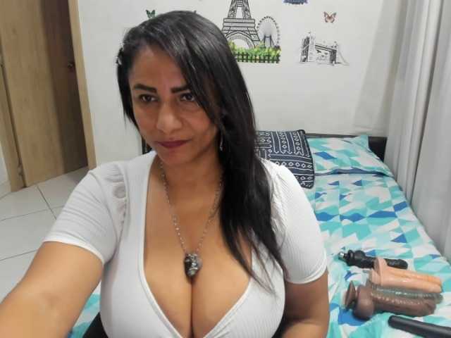 carlos-diana's BongaCams show and profile