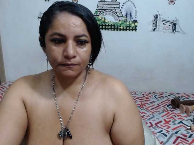 carlos-diana live cam on BongaCams
