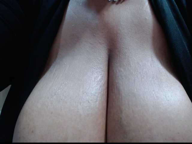 carlos-diana live cam on BongaCams