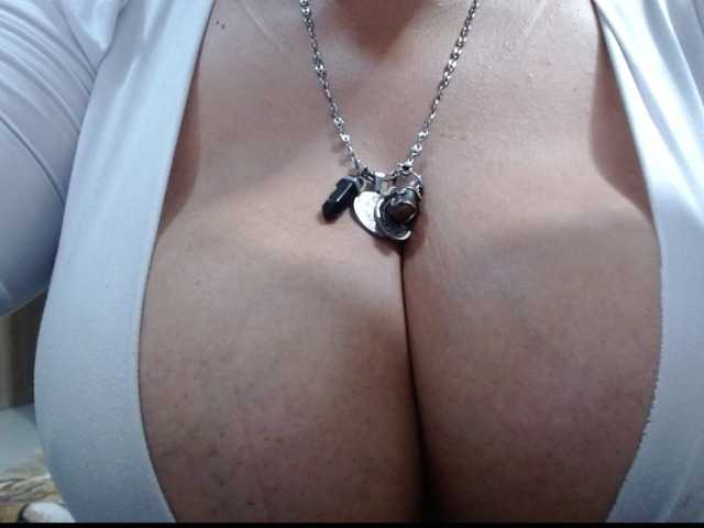 carlos-diana live cam on BongaCams