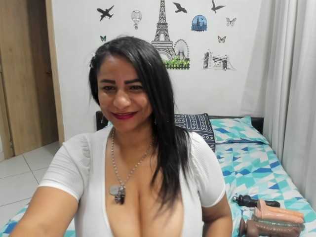 carlos-diana's BongaCams show and profile