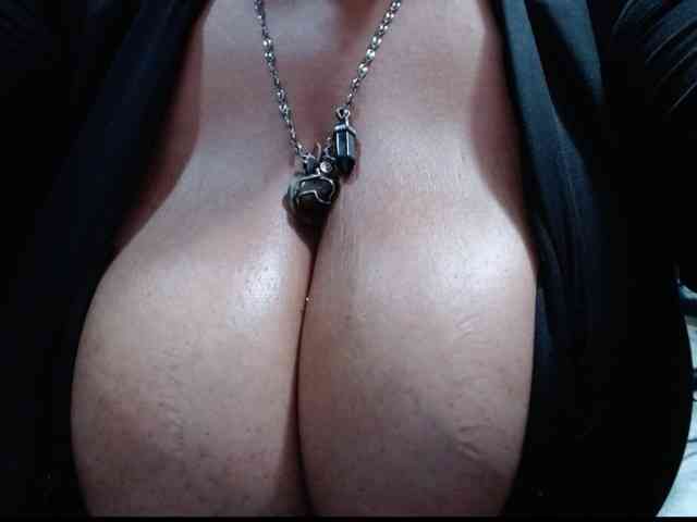 diana_coffee webcam