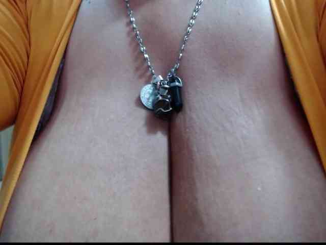 diana_coffee webcam