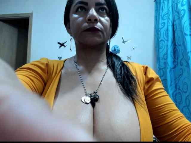 diana_coffee webcam