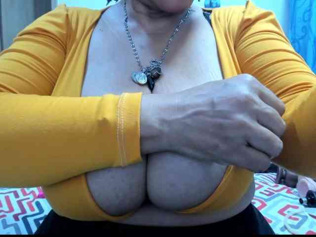 diana_coffee webcam