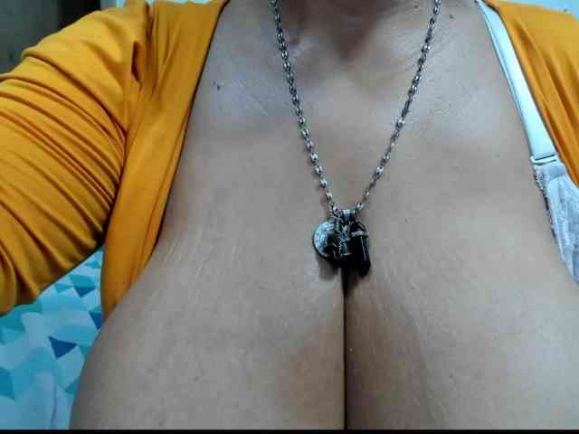 diana_coffee webcam