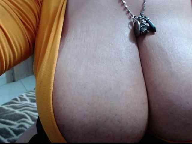 diana_coffee webcam