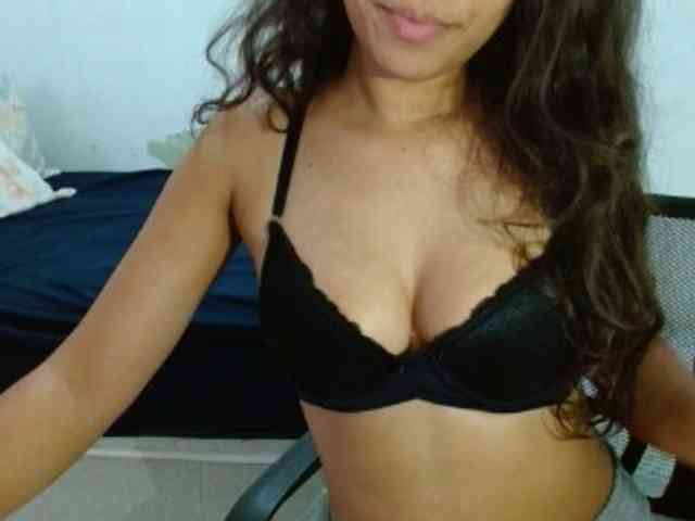 Modelo: witchhot