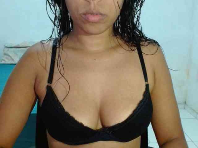 Modelo: witchhot