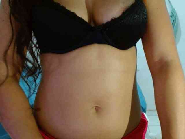 Modelo: witchhot