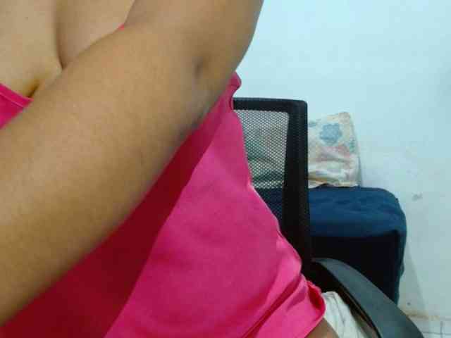 Modelo: witchhot