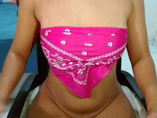Modelo: witchhot