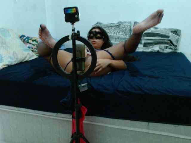 Modelo: witchhot