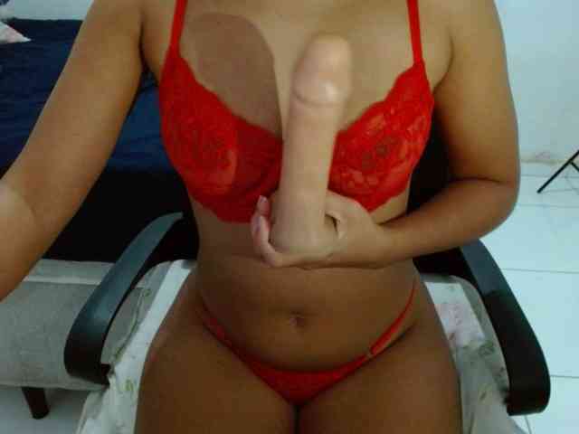 Modelo: witchhot