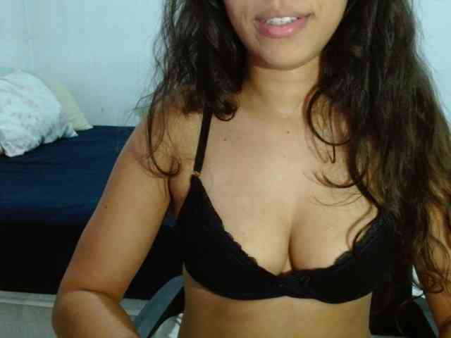 Modelo: witchhot