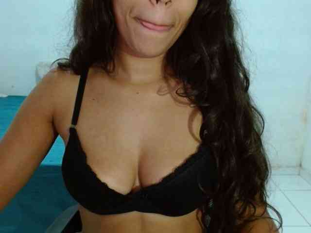 Modelo: witchhot