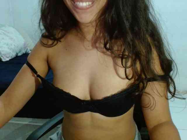 Modelo: witchhot