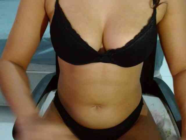 Modelo: witchhot