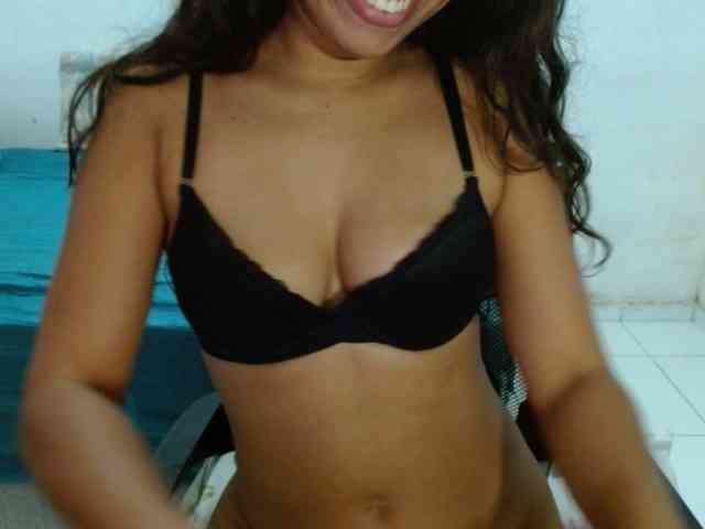 Modelo: witchhot