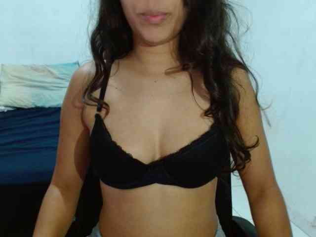 Modelo: witchhot