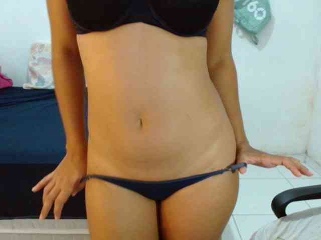 Modelo: witchhot