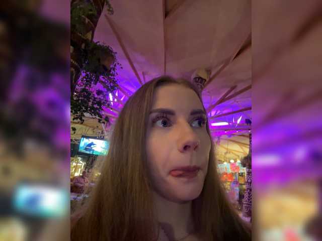 -VikkiL0vesCheese- live cam on BongaCams
