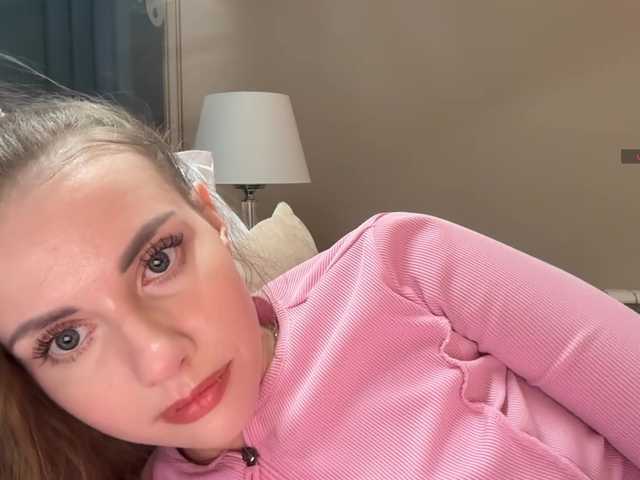  -VikkiL0vesCheese- chat room