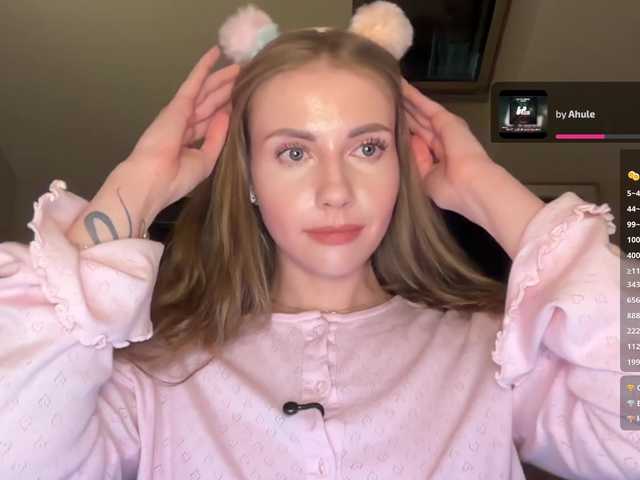 -VikkiL0vesCheese-'s BongaCams show and profile