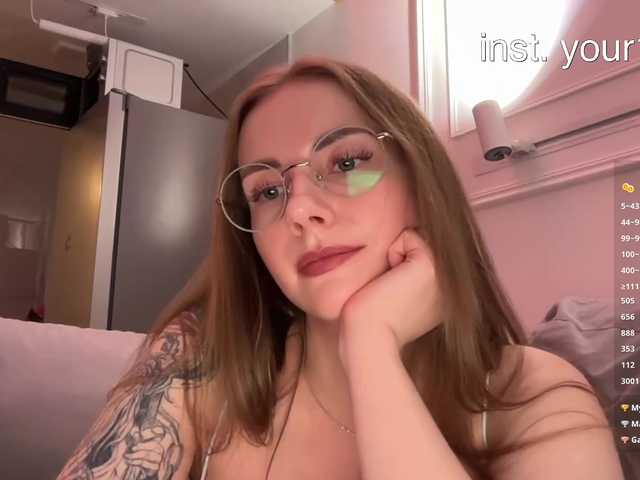 -VikkiL0vesCheese- live cam on BongaCams