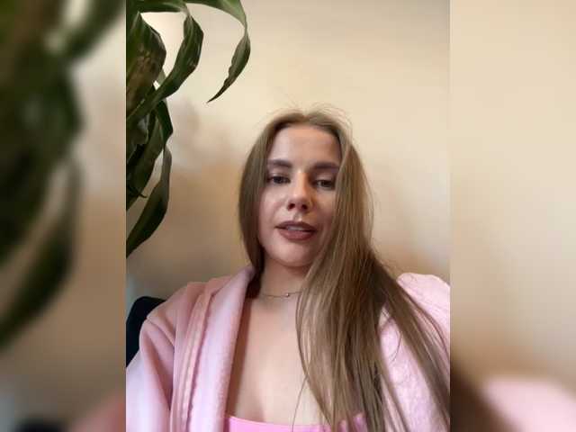 -VikkiL0vesCheese- live cam on BongaCams