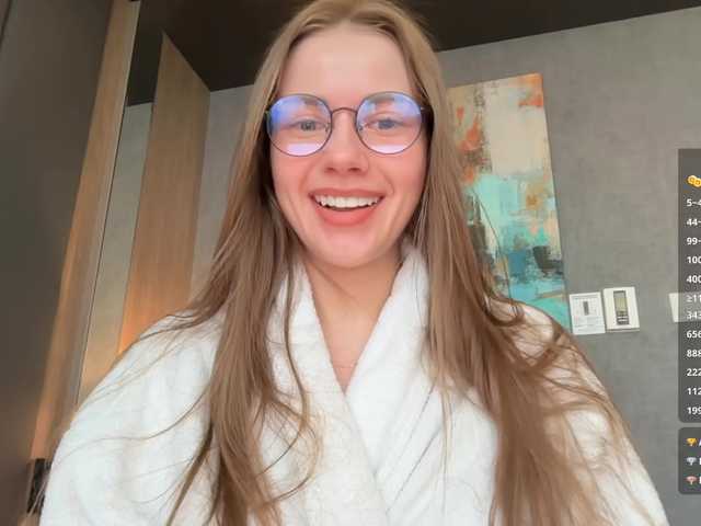 -VikkiL0vesCheese-'s BongaCams show and profile