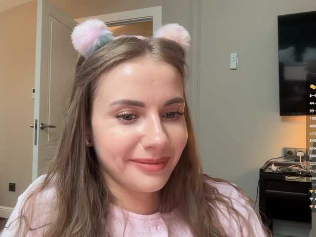 -VikkiL0vesCheese-'s BongaCams profile