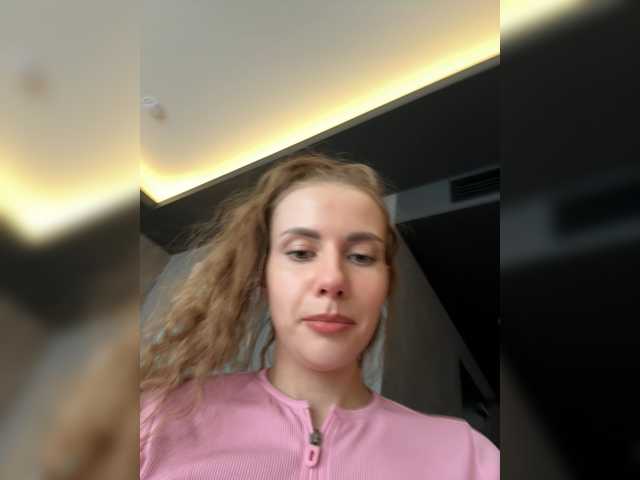 -VikkiL0vesCheese-'s BongaCams profile