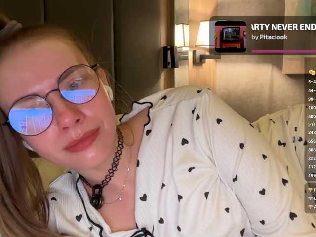 -VikkiL0vesCheese-'s BongaCams show and profile