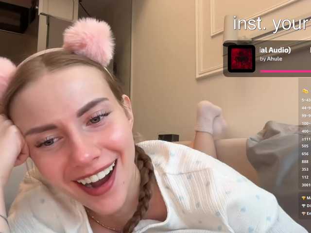 -VikkiL0vesCheese- live cam on BongaCams
