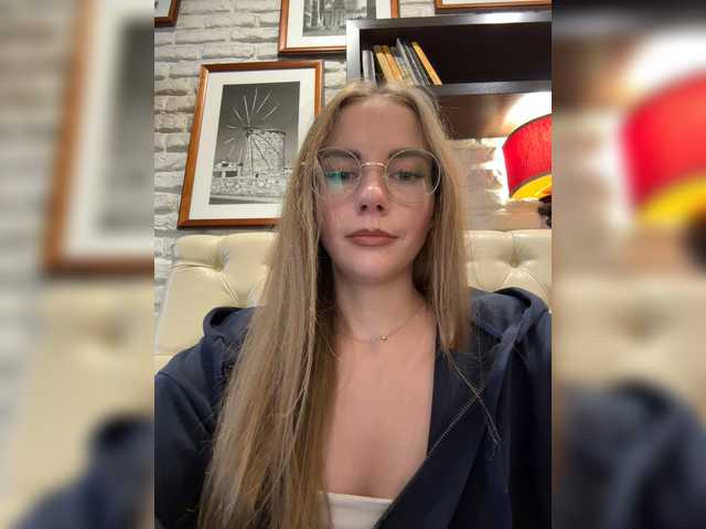 VikkiExtraCheese live webcam show