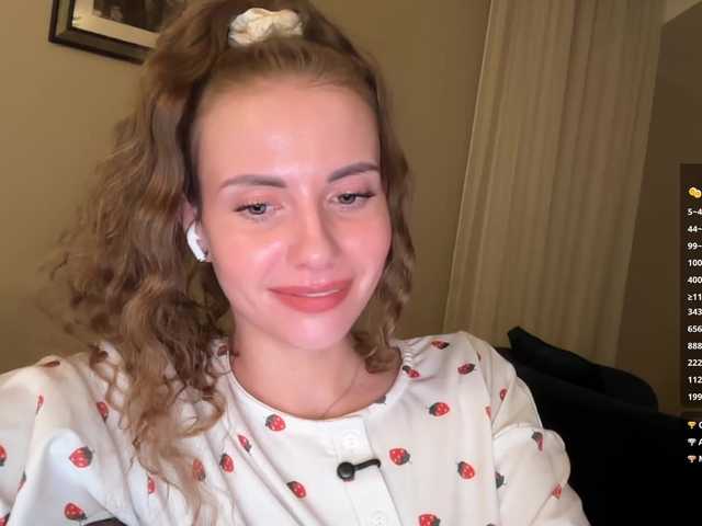 -VikkiL0vesCheese-'s BongaCams profile