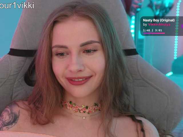 -VikkiL0vesCheese-