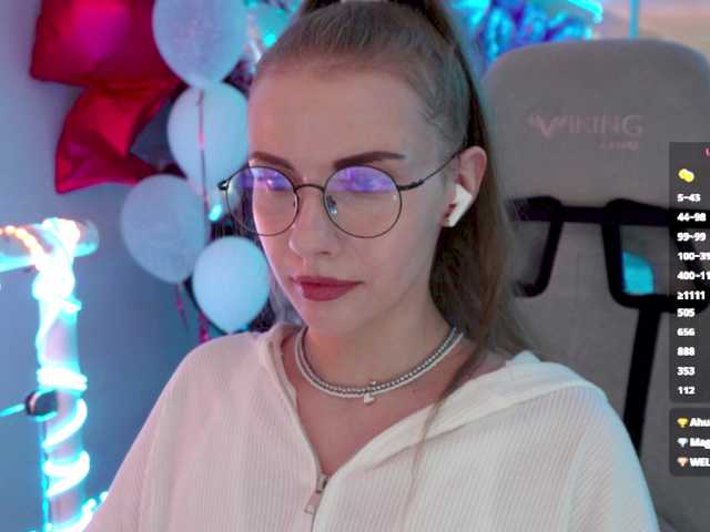 -VikkiL0vesCheese-