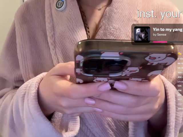-VikkiL0vesCheese- live cam