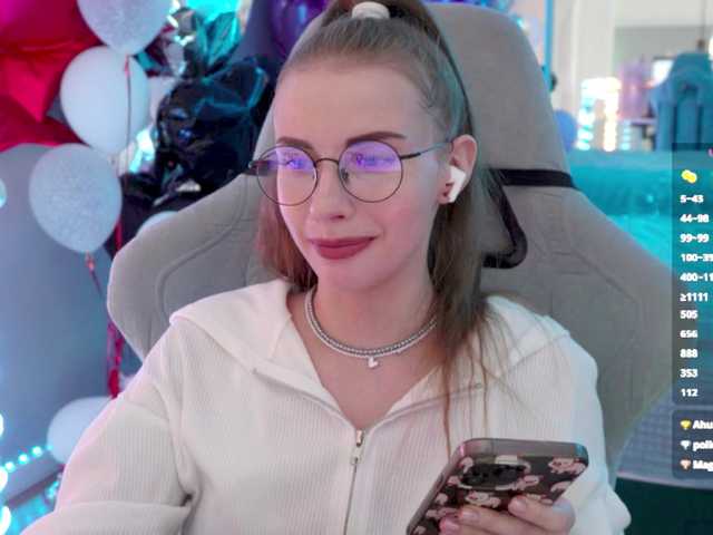 -VikkiL0vesCheese-