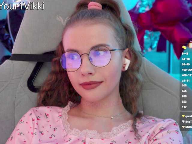 -VikkiL0vesCheese- live cam on BongaCams