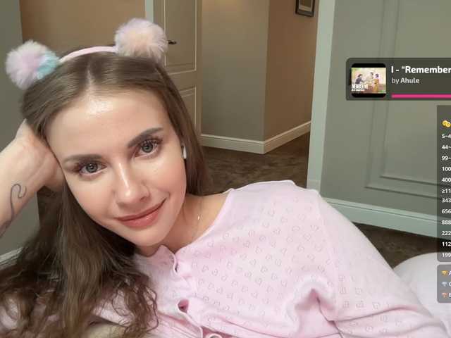 -VikkiL0vesCheese-'s BongaCams profile