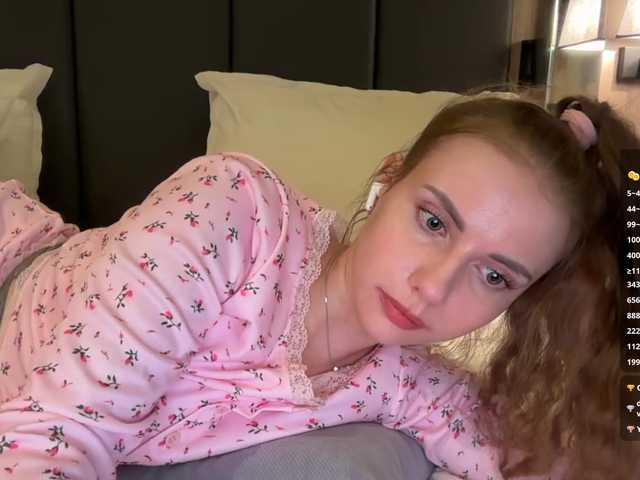 -VikkiL0vesCheese-'s BongaCams show and profile