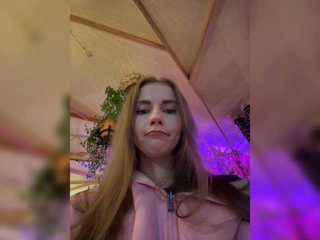 -VikkiL0vesCheese- live cam on BongaCams