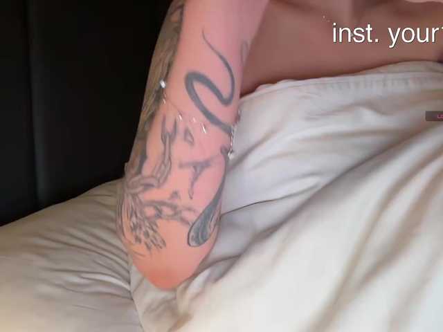 -VikkiL0vesCheese- live cam on BongaCams
