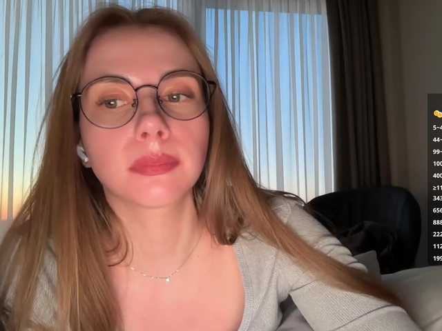 -VikkiL0vesCheese-'s BongaCams profile